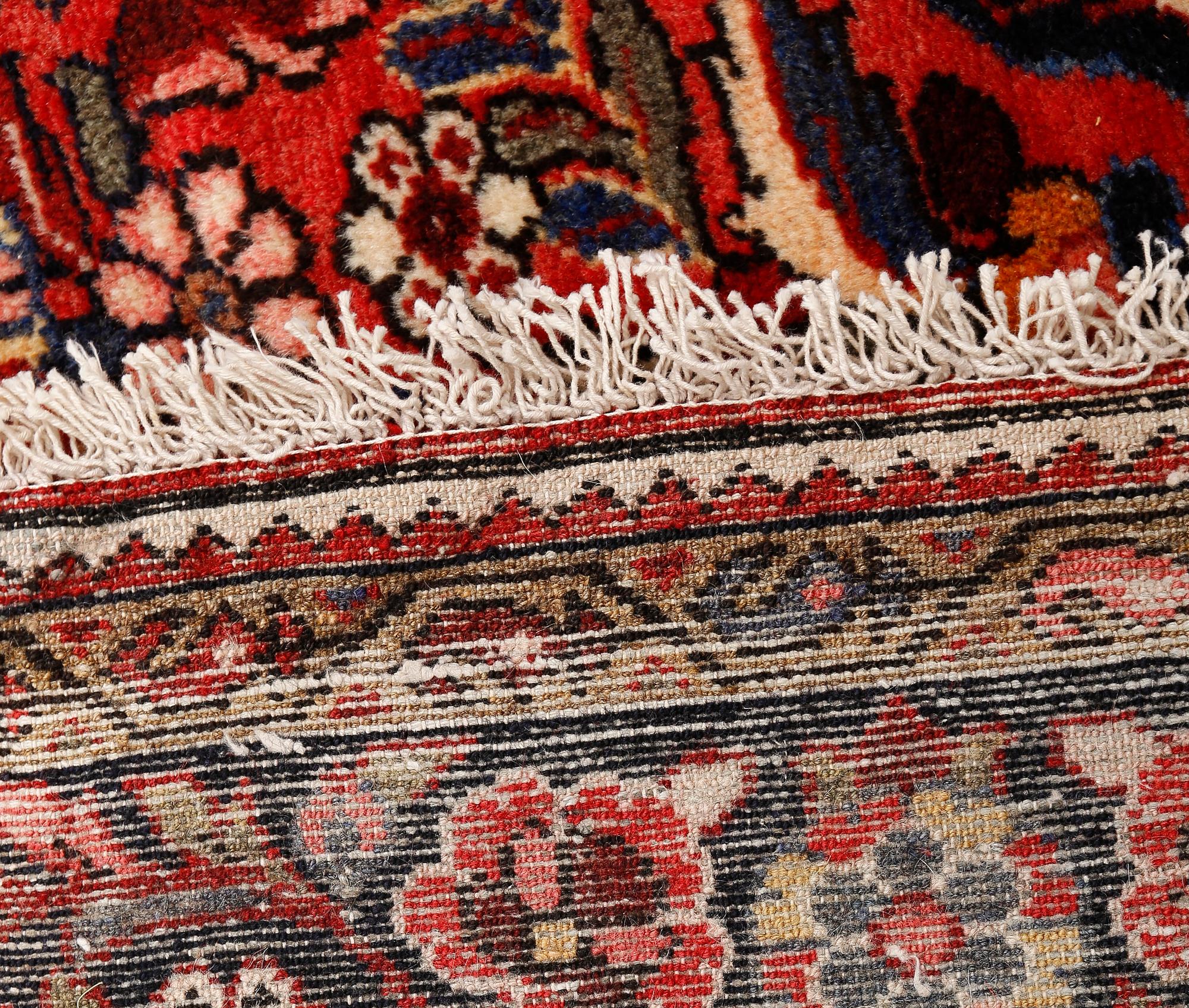MATTA, Hamadan. Ca 235x160 cm.