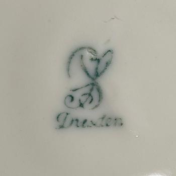 SKÅL PÅ FOT, porslin, Tyskland, Dresden, 1900-talets början.