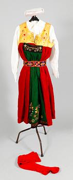 FOLKDRÄKT, dam, Vingåkersdräkt, Södermanland, 1900-talets mitt.