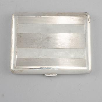 CIGARETTETUI, silver, GAB, Stockholm, 1938. Vikt 125 g.