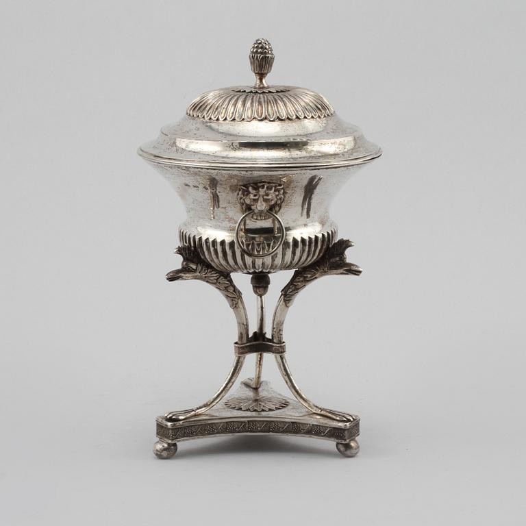 SOCKERSKÅL, silver, empire, Olof Hagrelius, Mariefred, 1826. Vikt 628 g.