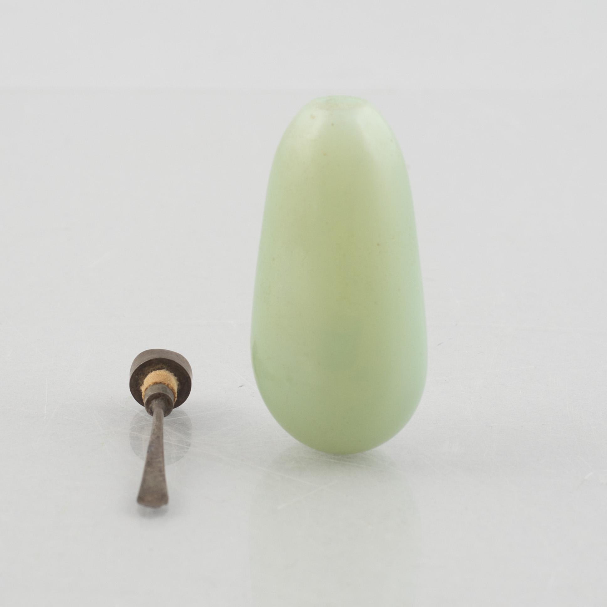 A group of three Chinese stone snuffbottles, 20th century.