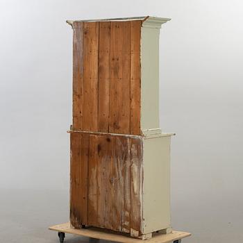 VITRINSKÅP, 1800-tal.