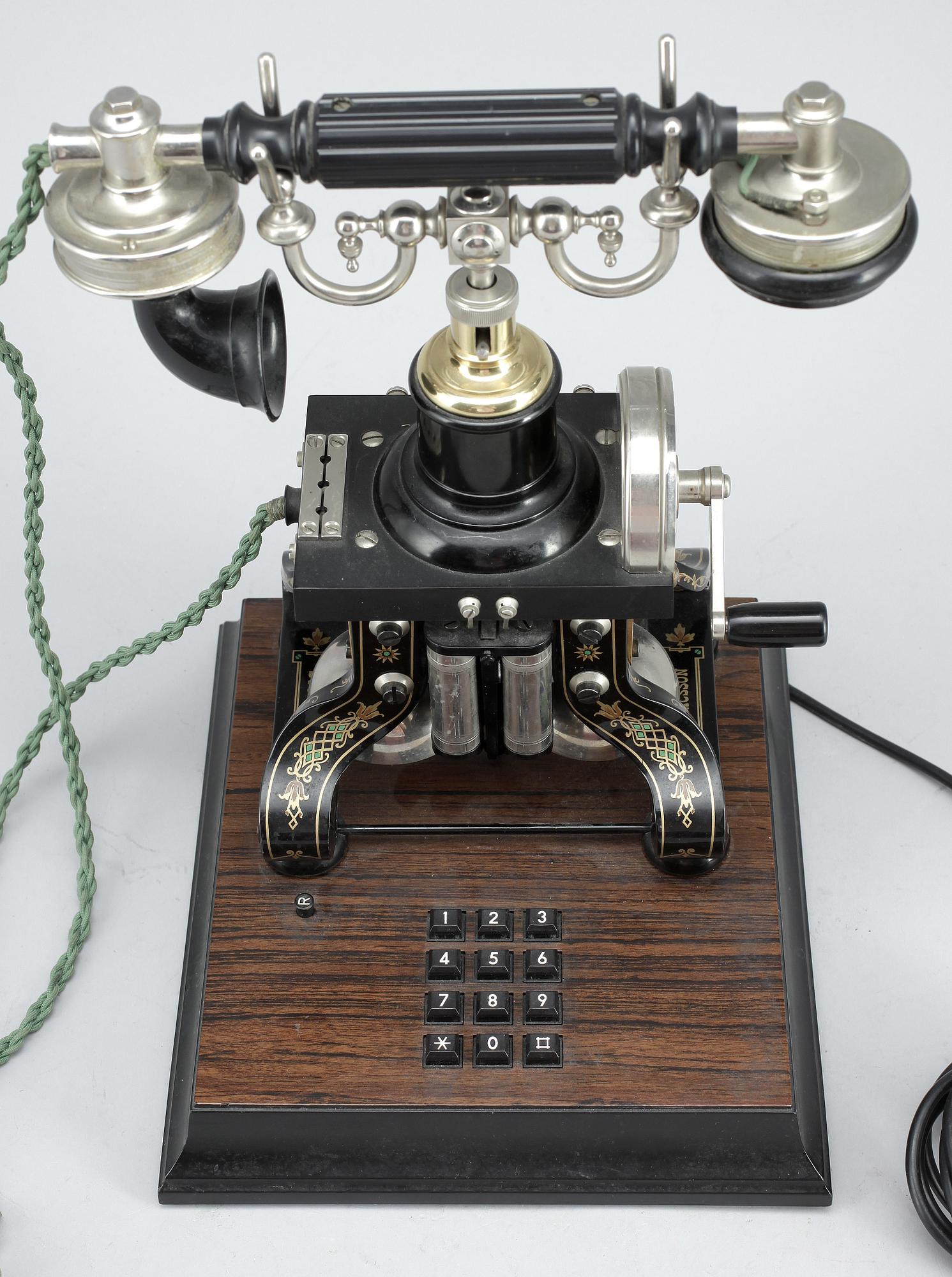 TELEFON, jubileumsmodell efter "Taxen", LM Ericsson. Sent 1900-tal.