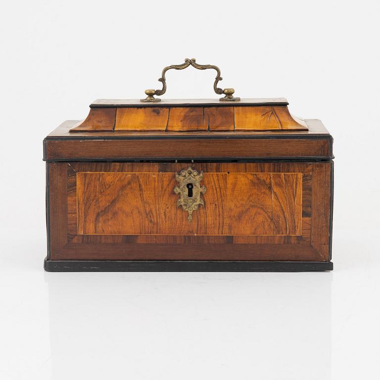 A tea caddy, 18th Century.