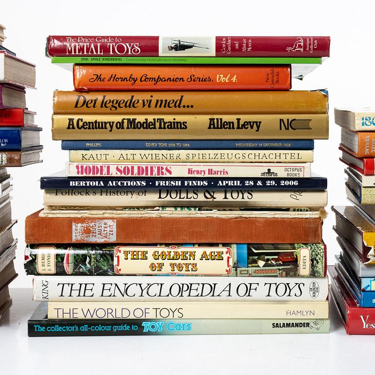 Books, toy literature, approx. 50 books/booklets.