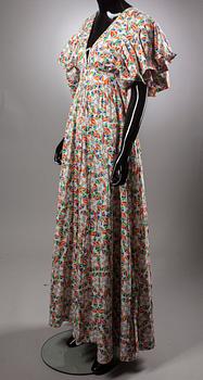 KLÄNNING, Ivana Helsinki.