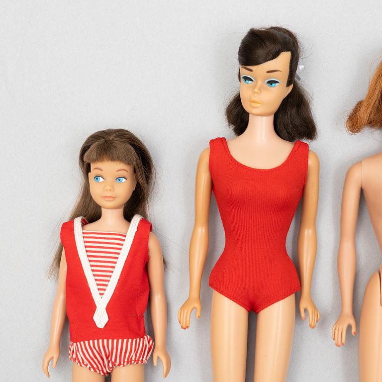 Barbiedockor, 5 st, bl a  "Barbie Swirl Ponytail",  "Skipper" & "Ken", Mattel, 1960-tal.