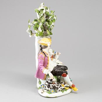 A porcelain figurine group, first half of the 20th century.