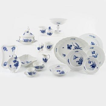 Royal Copenhagen, dining and coffee service, 88 pieces, porcelain, "Blå Blomst", Denmark.