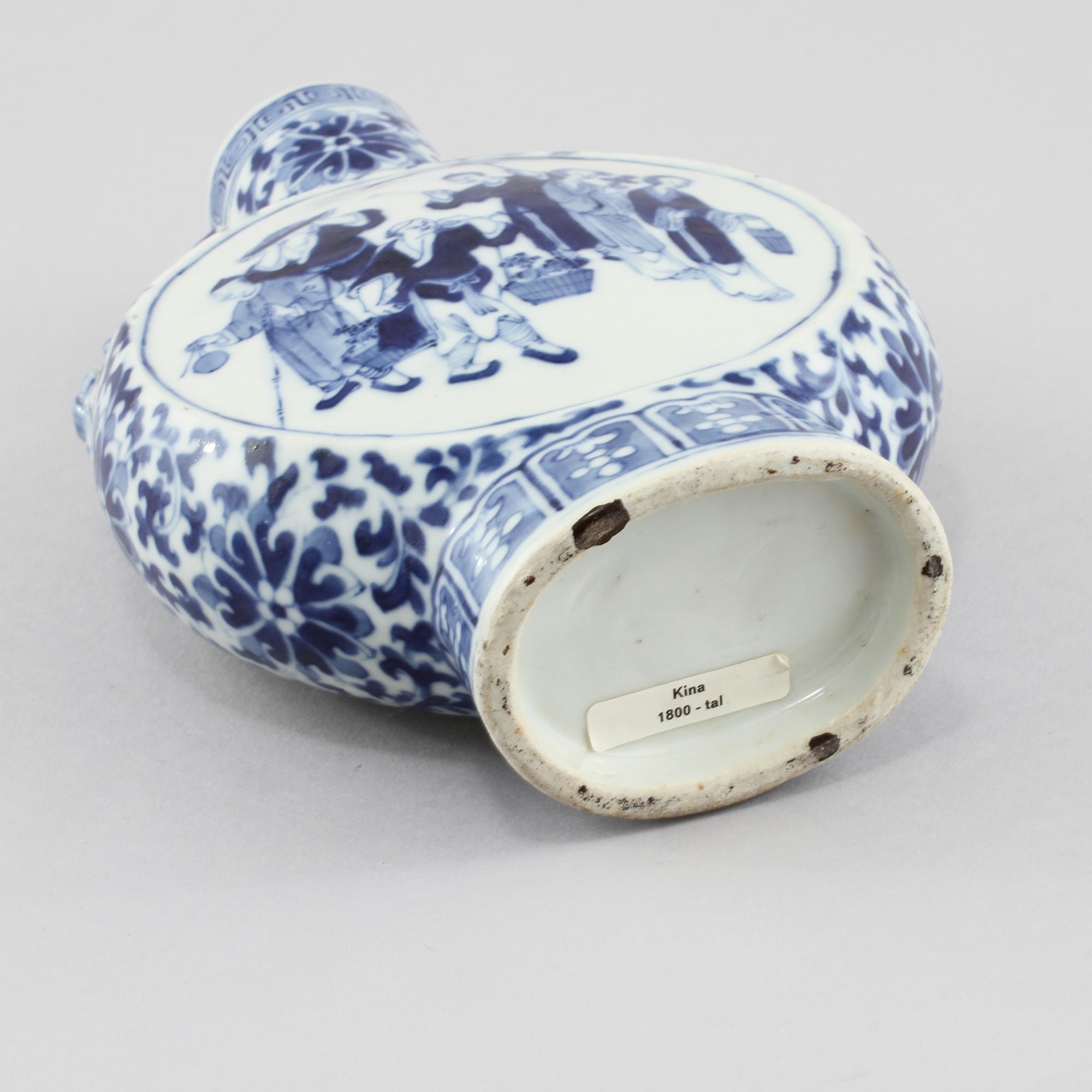 PILGRIMSKRUS, porslin, Kina, 1800-tal.