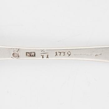 Matskedar, 8 st, silver, bl a Andreas Isberg, Skänninge 1814.