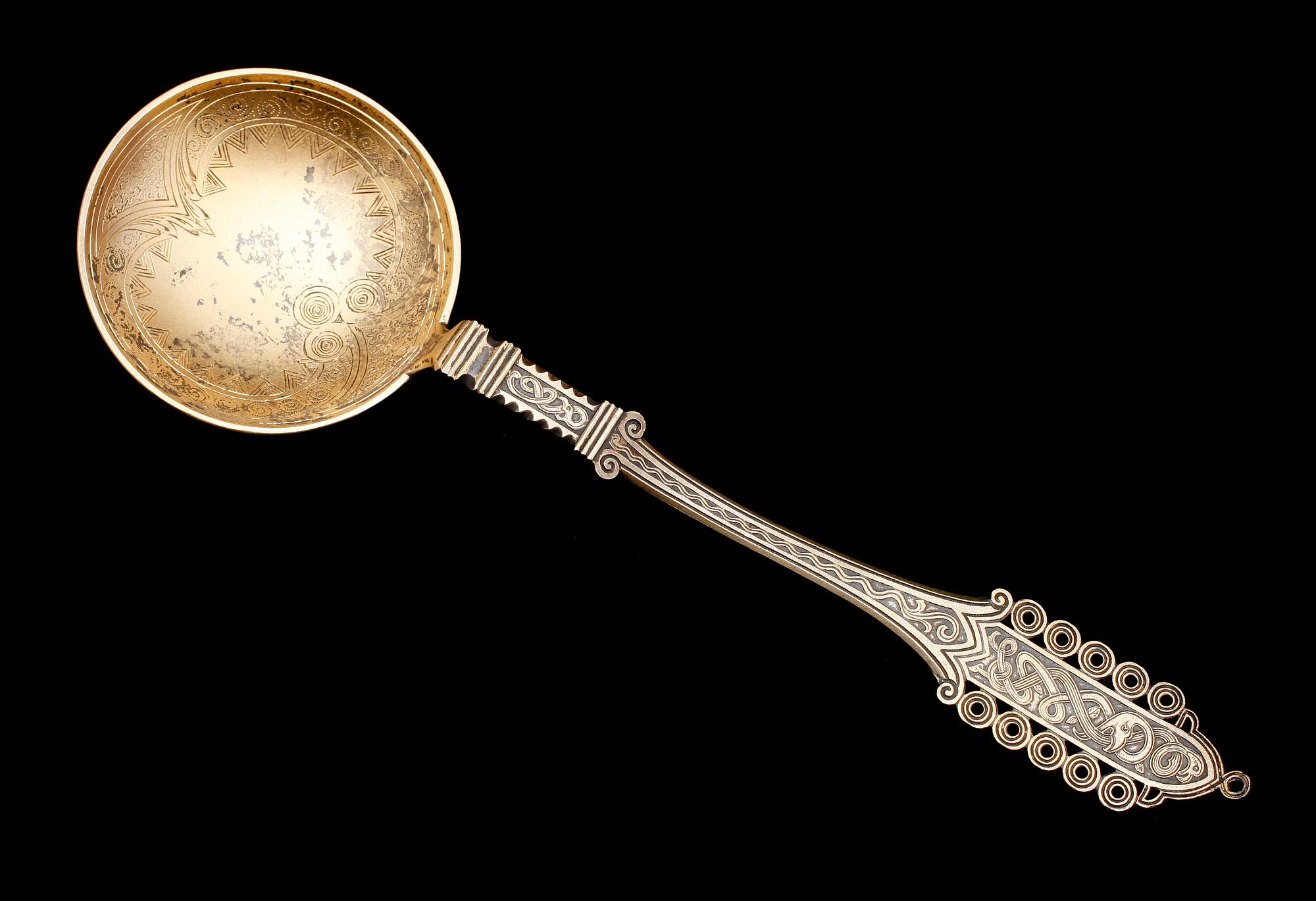 SKED, förgyllt silver, P Hertz 1897, Danmark. Vikt ca 112 g.