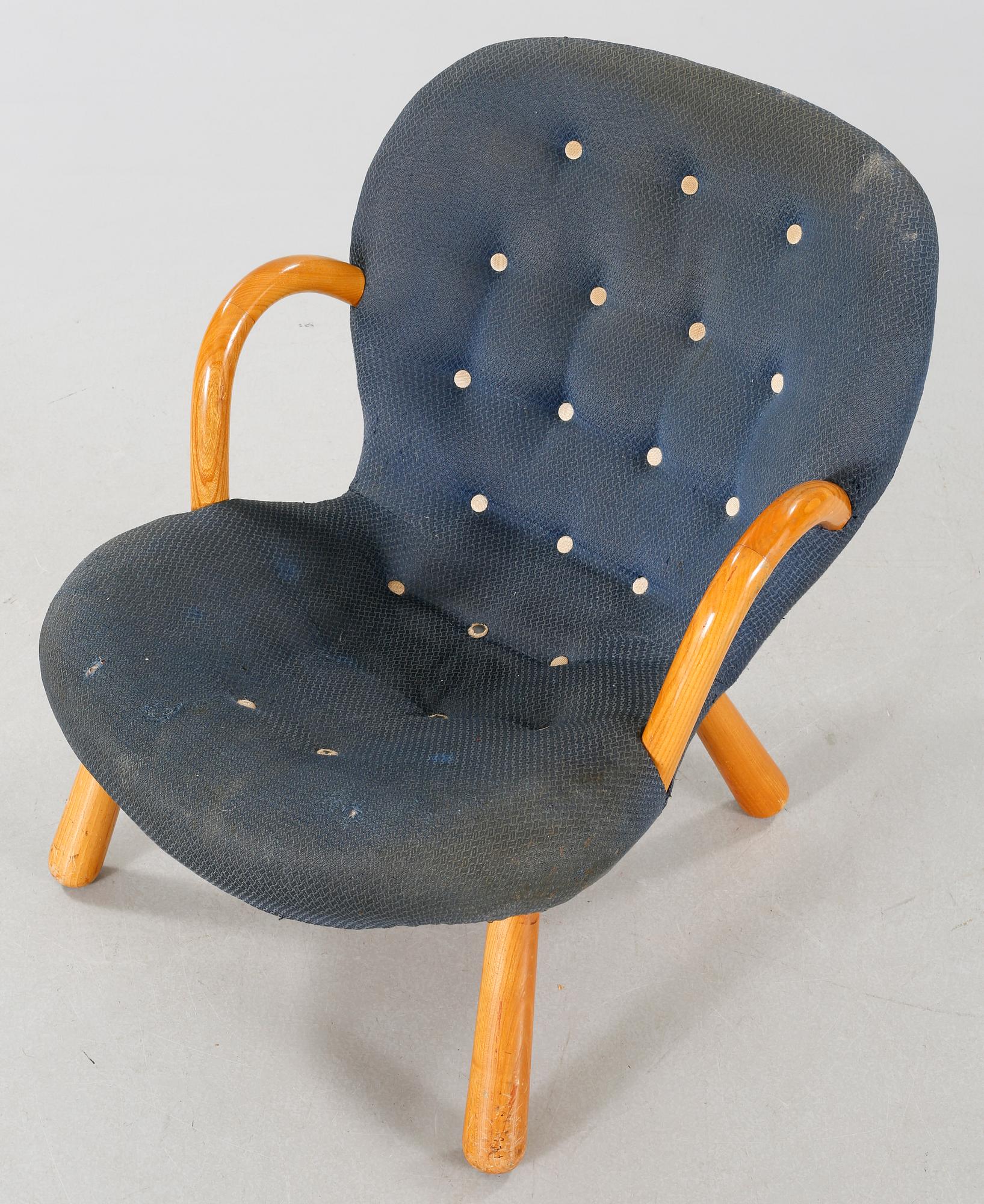A chair attributed to Philip Arctander, model "Clam Chair" or "Muslinge", 1940s/50s.