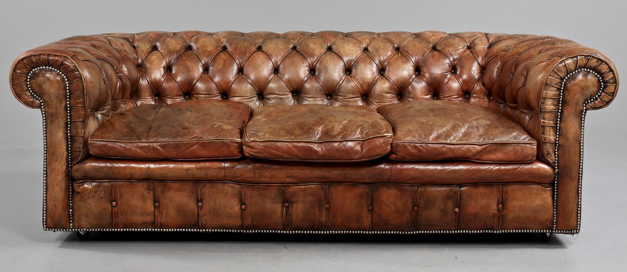 SOFFA, Chesterfield-modell, 1900-talets andra hälft.