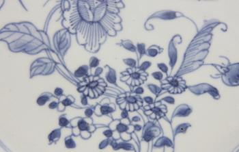 TALLRIKAR, 4 st olika, porslin, Kina, Qianlong, 1700-tal.