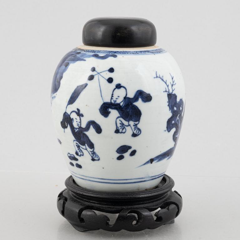 A blue and white 'playing boys' jar, Qing dynasty, Kangxi (1662-1722).