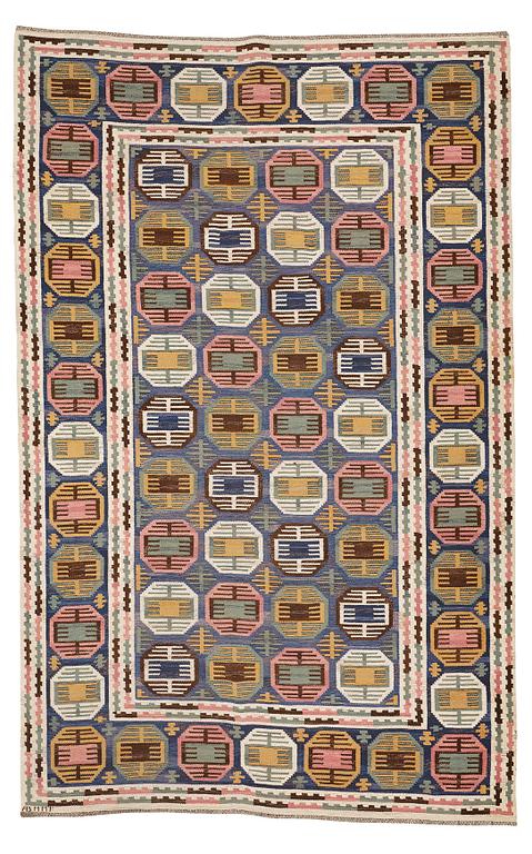 Märta Måås-Fjetterström, A carpet, "Dukater", flat weave ca 394-401 x 249,5-251,5 cm, signed AB MMF.