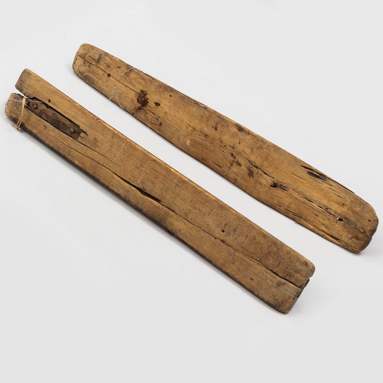 MANGELBRÄDEN, 2 stycken, 1600-tal och 1700-tal.