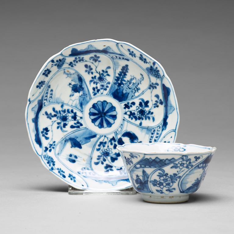 A set of three blue and white cups with stands, Qing dynasty, Kangxi (1662-1722).