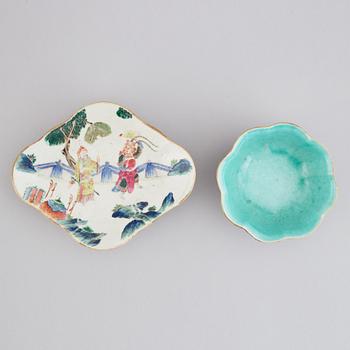 A set of two dishes, late Qing dynasty.