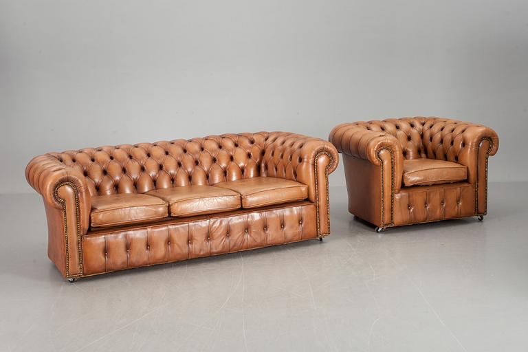 SOFFA och FÅTÖLJ, chesterfieldmodell, 1900-talets andra hälft.