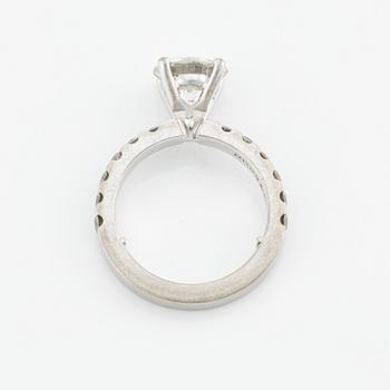 Ring in 18K white gold with a round brilliant-cut diamond approximately 1.75 cts.