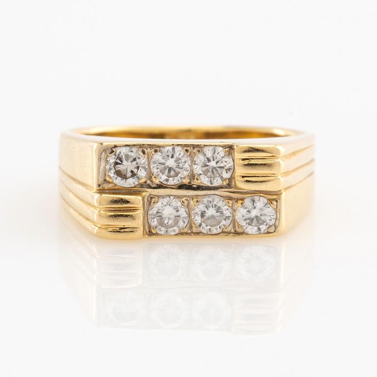 Ring, 18k gold with brilliant-cut diamonds, known as a "claw ring".