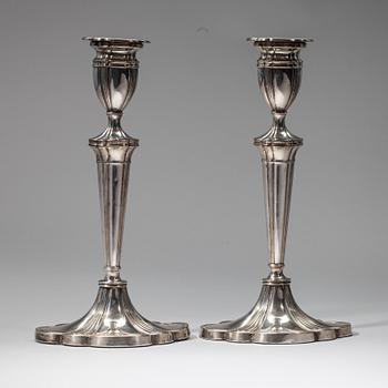 LJUSSTAKA, ett par, försilvrad koppar, möjligen England  1800-talets början.