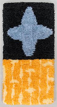 Nina Nisonen, A Finnish long pile Ryijy Rug, for Friends of Finnish Handicraft. Circa 90 x 43 cm.