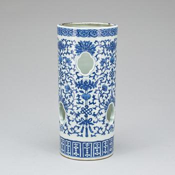 PERUKVAS, porslin, Kina, 1900-tal.