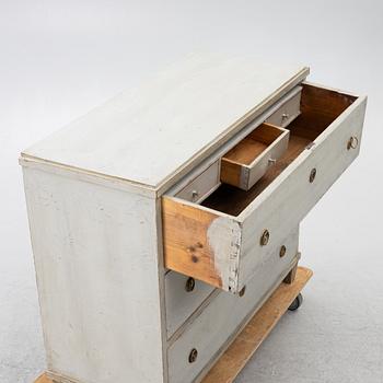 Chest of drawers, 19th century.