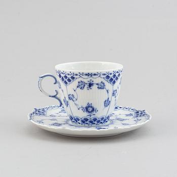 Royal Copenhagen, a porcelaine part coffee service, 'Musselmalet'. (21 pieces).