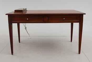 SKRIVBORD, gustaviansk stil, 1900-talets andra hälft.
