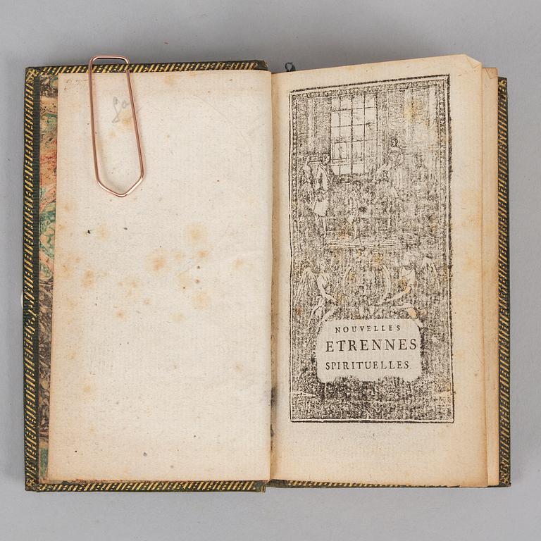 Attractive little bindnings.