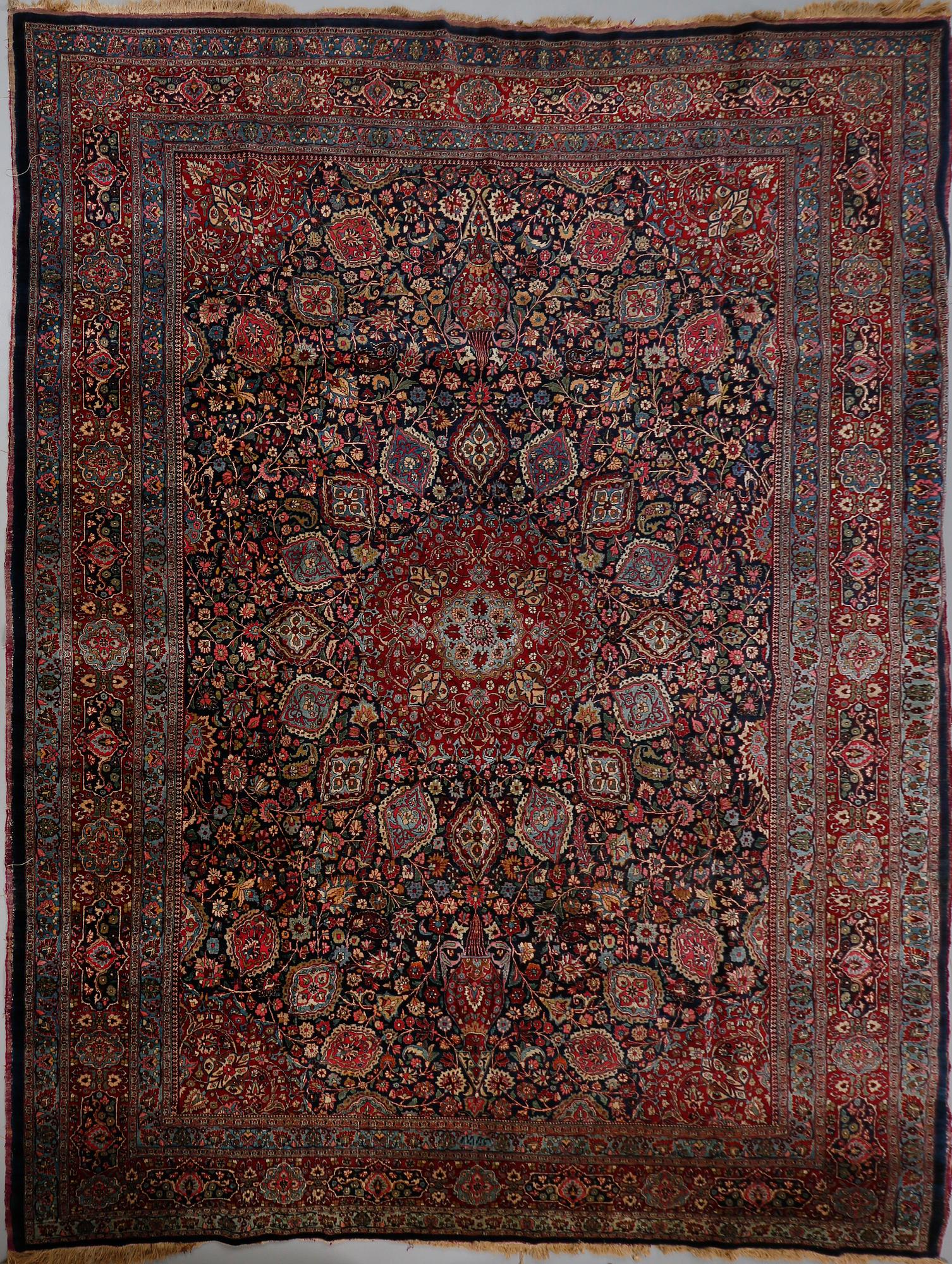 MATTA, troligen Khorasan, semiantik, bär inskription, ca 435x310 cm.