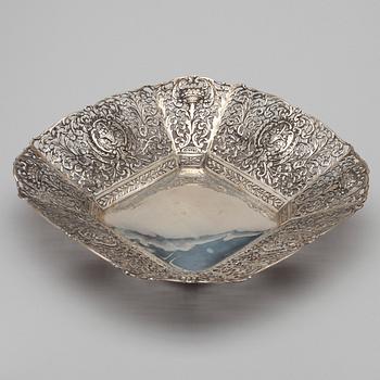 SKÅL, silver, stämplat RJH, Helsingfors 1963. Vikt 658 g.