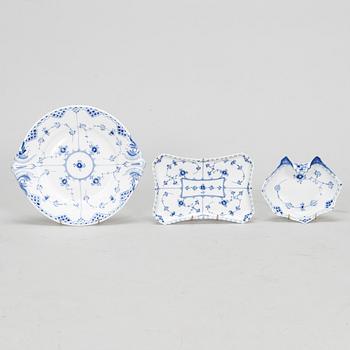 Royal Copenhagen, kaffe- och teservis, 55 delar, porslin, "Musselmalet", Danmark 1955-58.