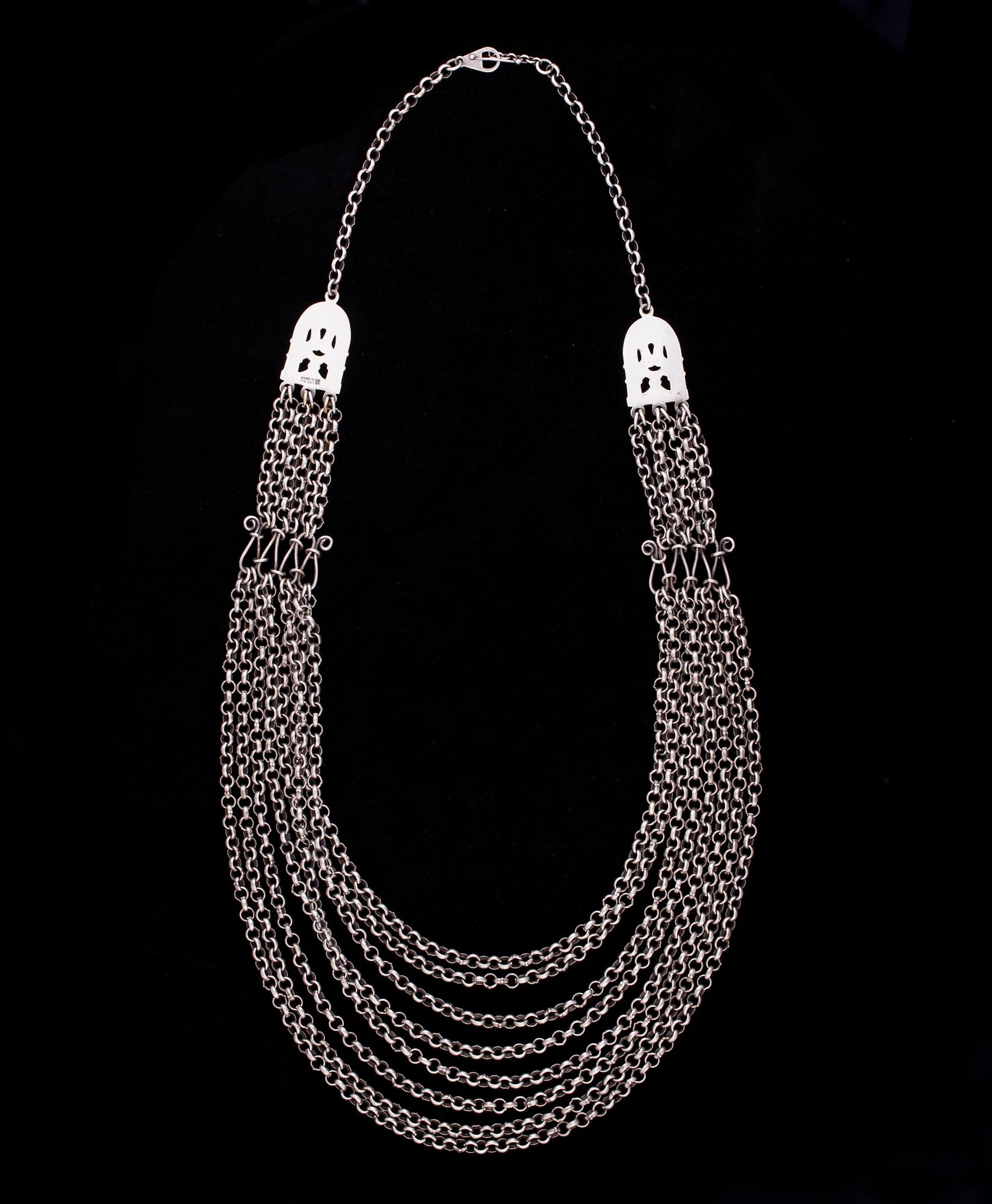 HALSSMYCKE, försilvrad, "Hämäläinen juhlakääty" Kalevala Koru, 1900-talets senare hälft. Vikt 104 g.