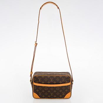 Louis Vuitton, a Monogram 'Trocadero 27' Bag.