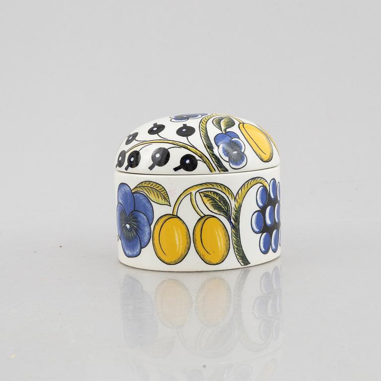 Birger Kaipiainen, a set of 11 service pieces, ”Paratiisi”, Arabia, late 20th century.