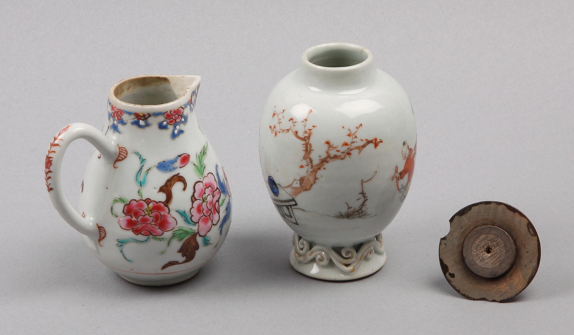GRÄDDKANNA samt VAS, porslin, Kina, Qianlong, 1700-tal.