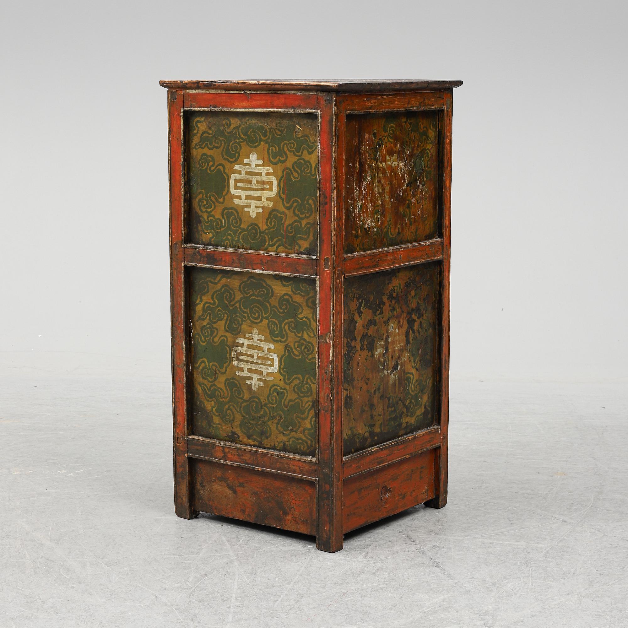 A Chinese wooden cabinet, 20th century.