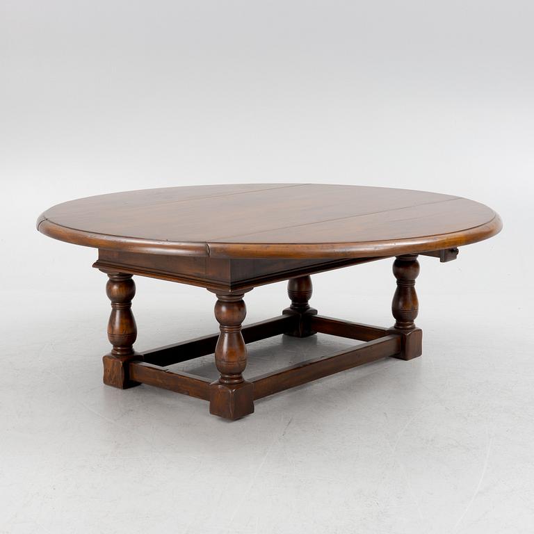 A coffee table, England, second half of the 20th Century.