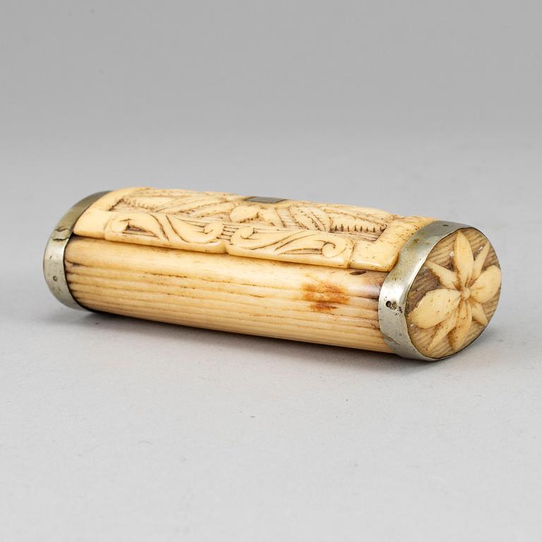 An bone snuff box, 18th/19th century.