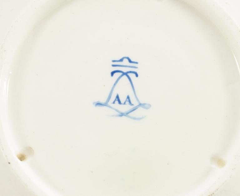 KOPP med FAT, porslin. "Sèvres", 1700-tal.