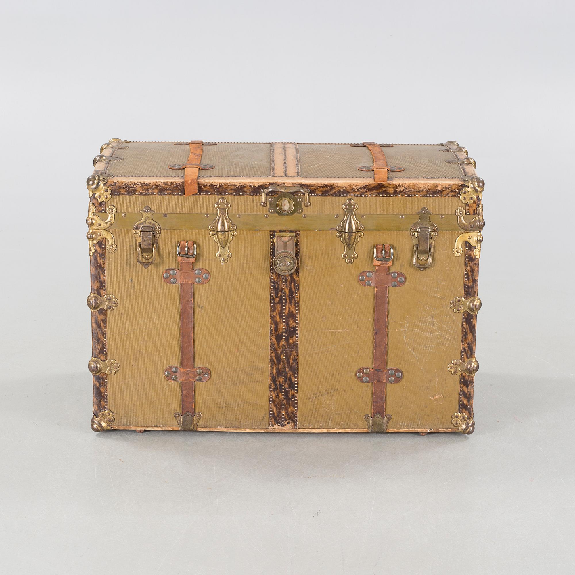 KOFFERT, omkring år 1900.