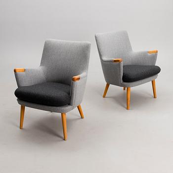 HANS J. WEGNER, FÅTÖLJER, ETT PAR. Modell AP20. Tillverkare A.P. Stolen. 1950-tal.