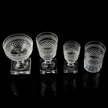 Elis Bergh, glasservis, 45 delar, "Kent", Kosta Boda, 1900-talets andra hälft.