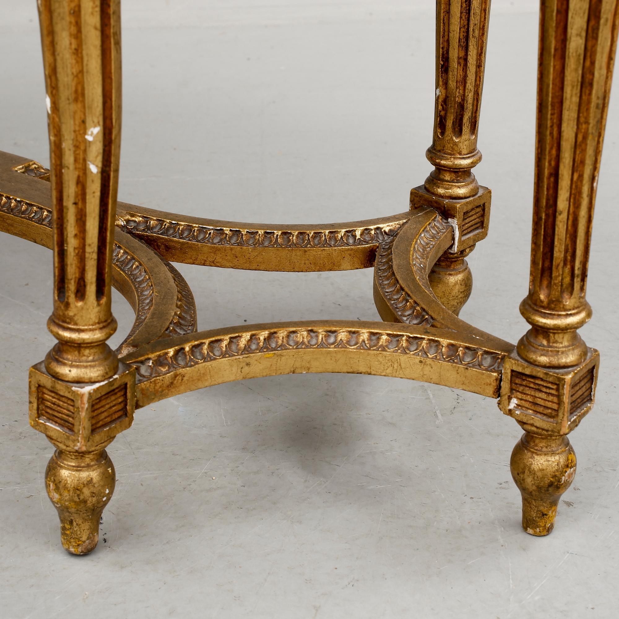 BANKETT, Louis XVI-stil, 1900-talets första hälft.